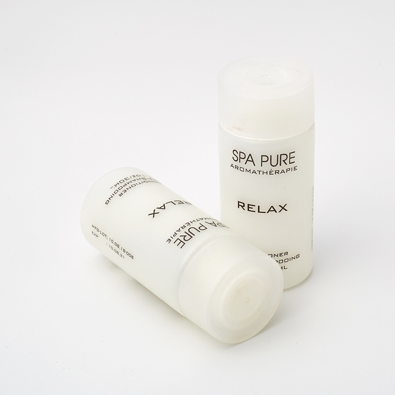 Eco-Friendly Material Cosmetic Empty Customized Capacity Packaging White Container Body Shampoo Pet Plastic Bottle With Lid